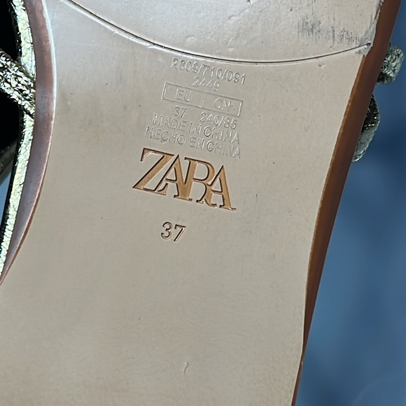 ZARA GOLD STRAPPY FLAT SANDALS - Picture 4 of 6